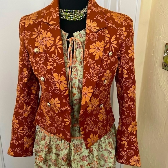 NWT Big Hit Shorty Rust flowered Blazer with Military Button Detail size Small - Picture 1 of 6